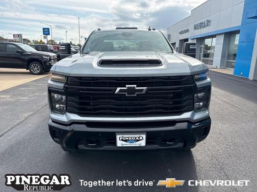 2026 Chevrolet Silverado 2500 Custom