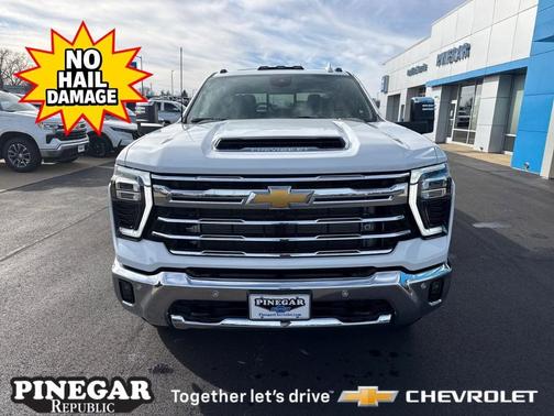 Summit White 2026 Chevrolet Silverado 3500 LTZ