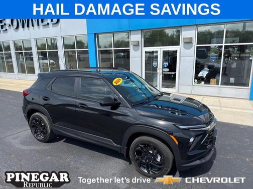 Mosaic Black Metallic 2026 Chevrolet Trailblazer RS