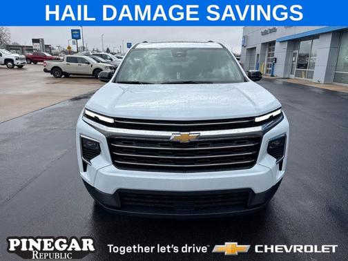 Polar White 2026 Chevrolet Traverse LT