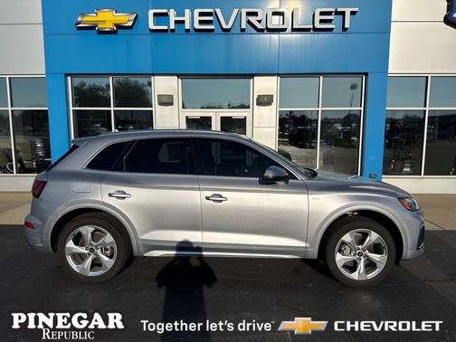 2022 Audi Q5 45 S line Premium Plus