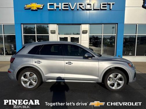 2022 Audi Q5 45 S line Premium Plus