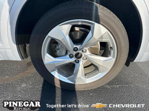 2022 Audi Q5 45 S line Premium Plus