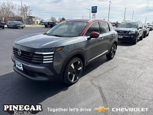 2025 Nissan Kicks SR