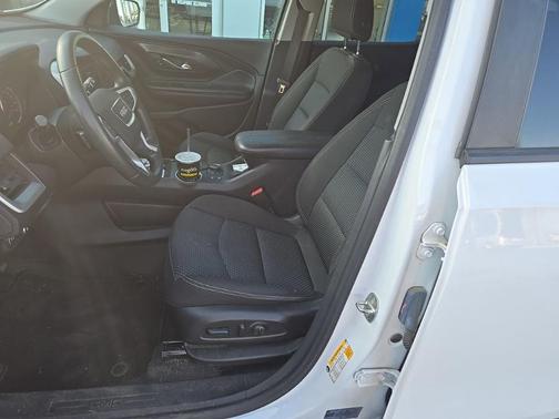 Summit White 2022 GMC Terrain SLE