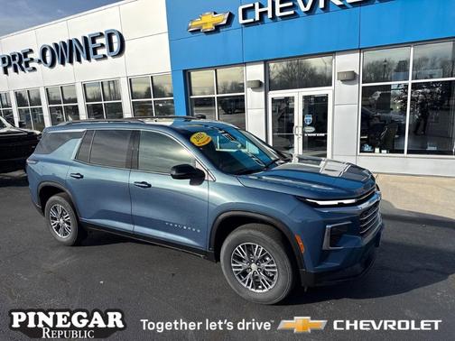 2025 Chevrolet Traverse LT