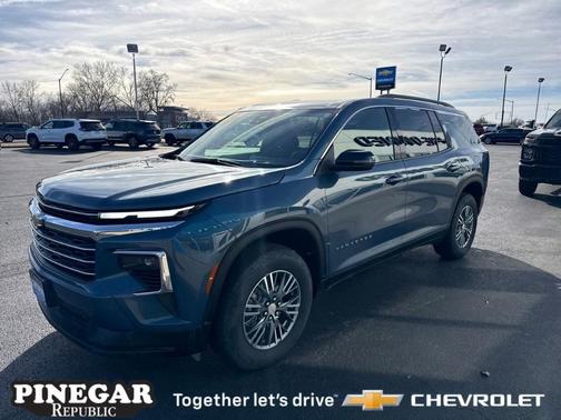 2025 Chevrolet Traverse LT