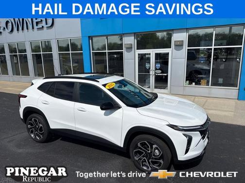Summit White 2025 Chevrolet Trax 2RS