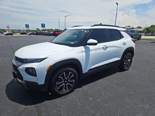Summit White 2023 Chevrolet Trailblazer ACTIV