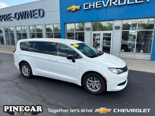 2024 Chrysler Voyager LX