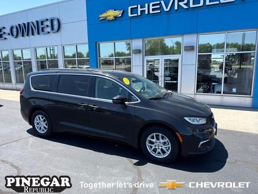 2022 Chrysler Pacifica Touring-L