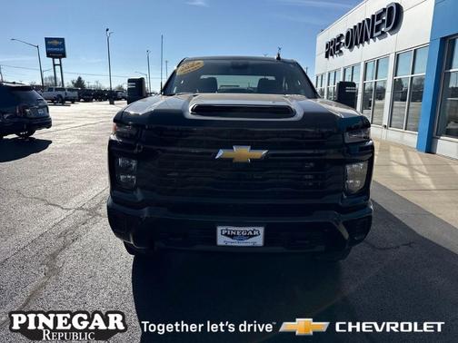 2024 Chevrolet Silverado 2500 Custom