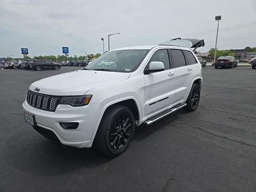 2022 Jeep Grand Cherokee WK Laredo
