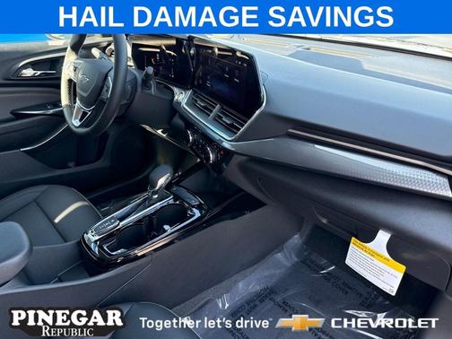Mosaic Black Metallic 2026 Chevrolet Trax ACTIV