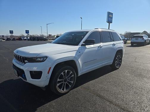 2022 Jeep Grand Cherokee 4xe Overland