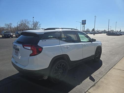 2023 GMC Terrain SLE