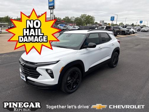 Summit White 2026 Chevrolet Trailblazer LT