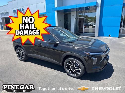 Mosaic Black Metallic 2026 Chevrolet Trax 2RS