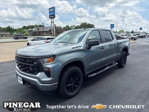 2025 Chevrolet Silverado 1500 Custom