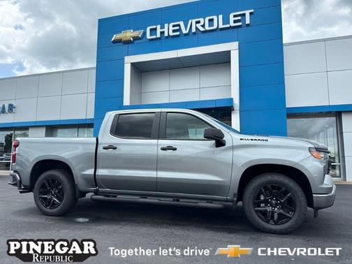 2025 Chevrolet Silverado 1500 Custom