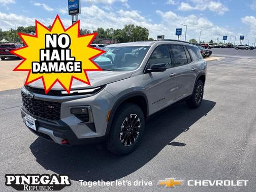 Sandstone Gray 2026 Chevrolet Traverse Z71