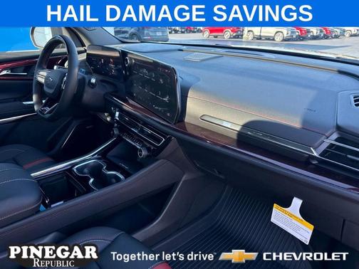 Mosaic Black Metallic 2026 Chevrolet Traverse RS