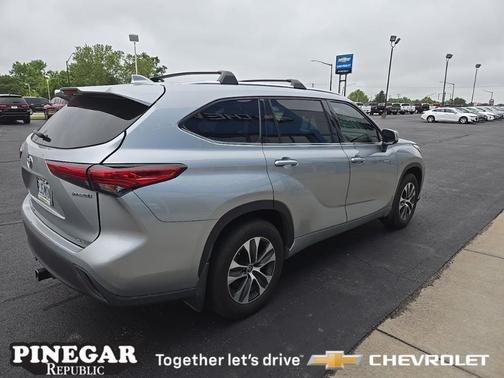 2021 Toyota Highlander Hybrid XLE