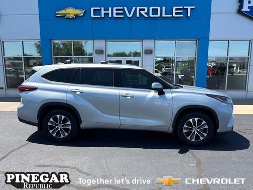 2021 Toyota Highlander Hybrid XLE