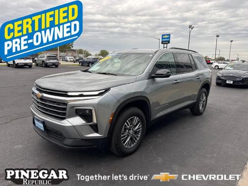 2025 Chevrolet Traverse LT