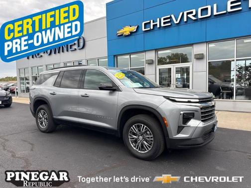 2025 Chevrolet Traverse LT