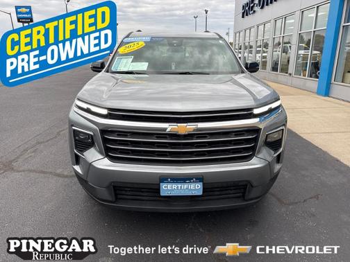 2025 Chevrolet Traverse LT