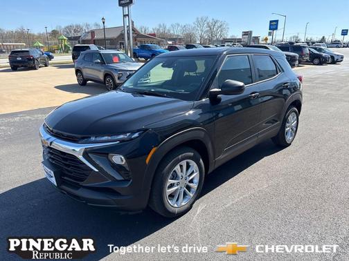 Mosaic Black Metallic 2026 Chevrolet Trailblazer LS