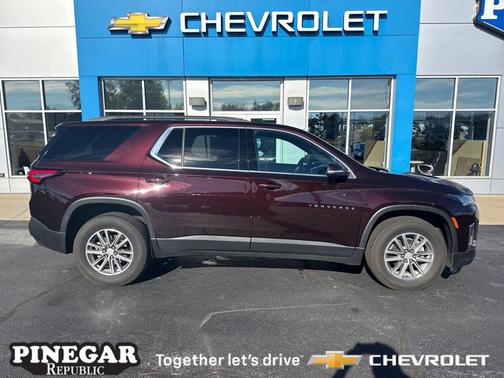 2023 Chevrolet Traverse LT Cloth