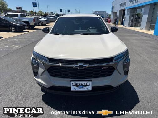 White Sand 2026 Chevrolet Trax 2RS