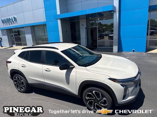White Sand 2026 Chevrolet Trax 2RS