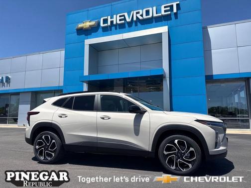White Sand 2026 Chevrolet Trax 2RS