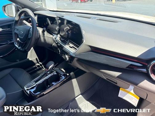 White Sand 2026 Chevrolet Trax 2RS