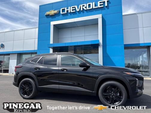 Mosaic Black Metallic 2026 Chevrolet Trax ACTIV