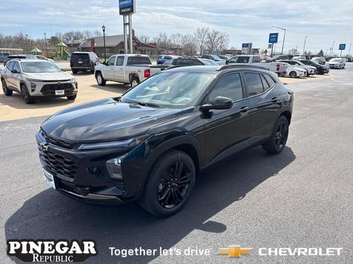 Mosaic Black Metallic 2026 Chevrolet Trax ACTIV