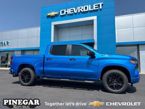 2025 Chevrolet Silverado 1500 Custom