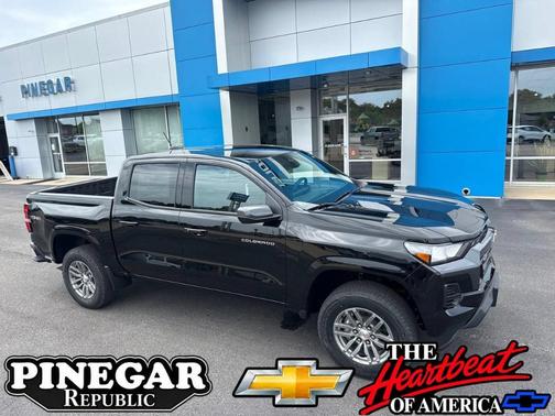 Black 2026 Chevrolet Colorado LT