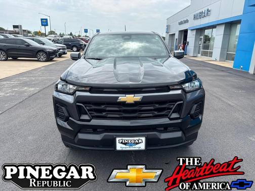 Black 2026 Chevrolet Colorado LT