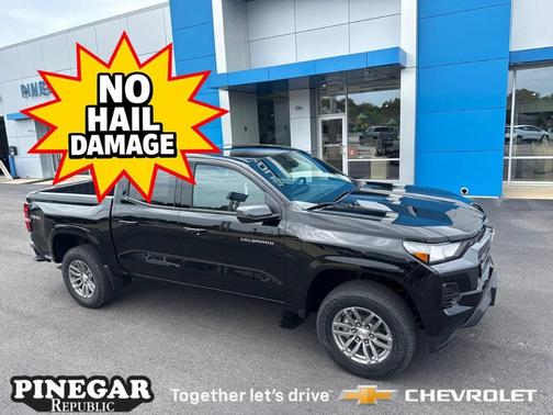 Black 2026 Chevrolet Colorado LT