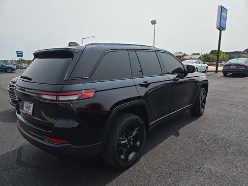 2024 Jeep Grand Cherokee Laredo