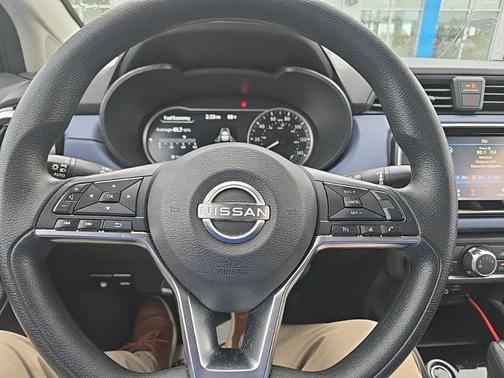 2023 Nissan Versa 1.6 SV