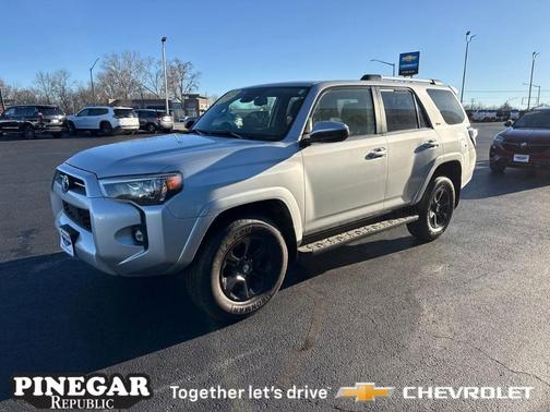 2024 Toyota 4Runner SR5