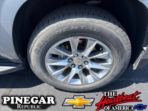 Sterling Gray Metallic 2026 Chevrolet Suburban Premier