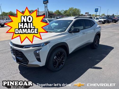 White Sand 2026 Chevrolet Trax ACTIV