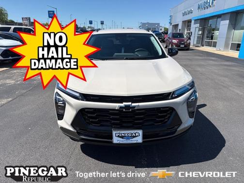 White Sand 2026 Chevrolet Trax ACTIV