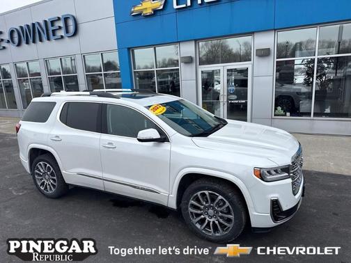 2023 GMC Acadia Denali